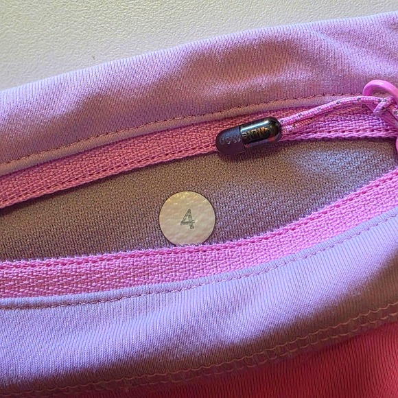 Lululemon Black Striped Crop Leggings Pink Waistband Activewear Womens - Picture 4 of 5